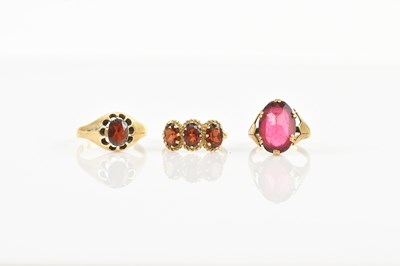Lot 529 - A 9ct yellow gold signet dress ring, set with...