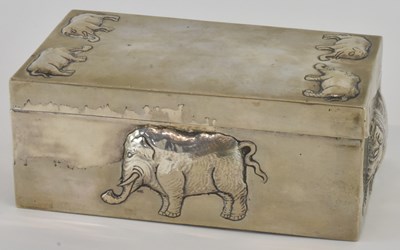 Lot 421 - A late 19th/early 20th century Chinese Export...