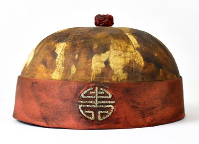 Lot 384 - An early 20th century Chinese silk hat, with...