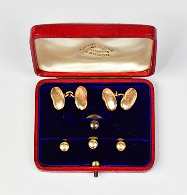 Lot 882 - A 15ct yellow gold cufflink and collar stud...