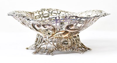 Lot 747 - WILLIAM COMYNS & SONS; a Victorian hallmarked...