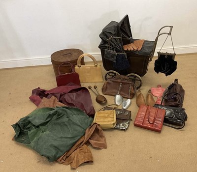 Lot 99 - A quantity of  vintage hand bags, purses and...
