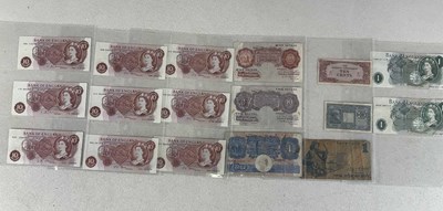 Lot 315 - A small quantity of ten shilling notes, with...