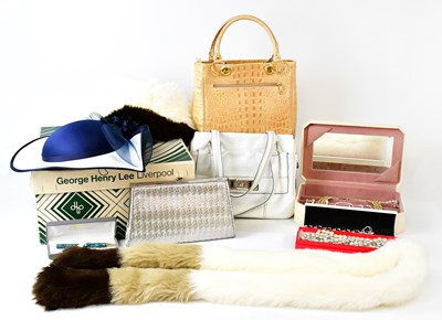 Lot 919 - A group of vintage costume jewellery, to...