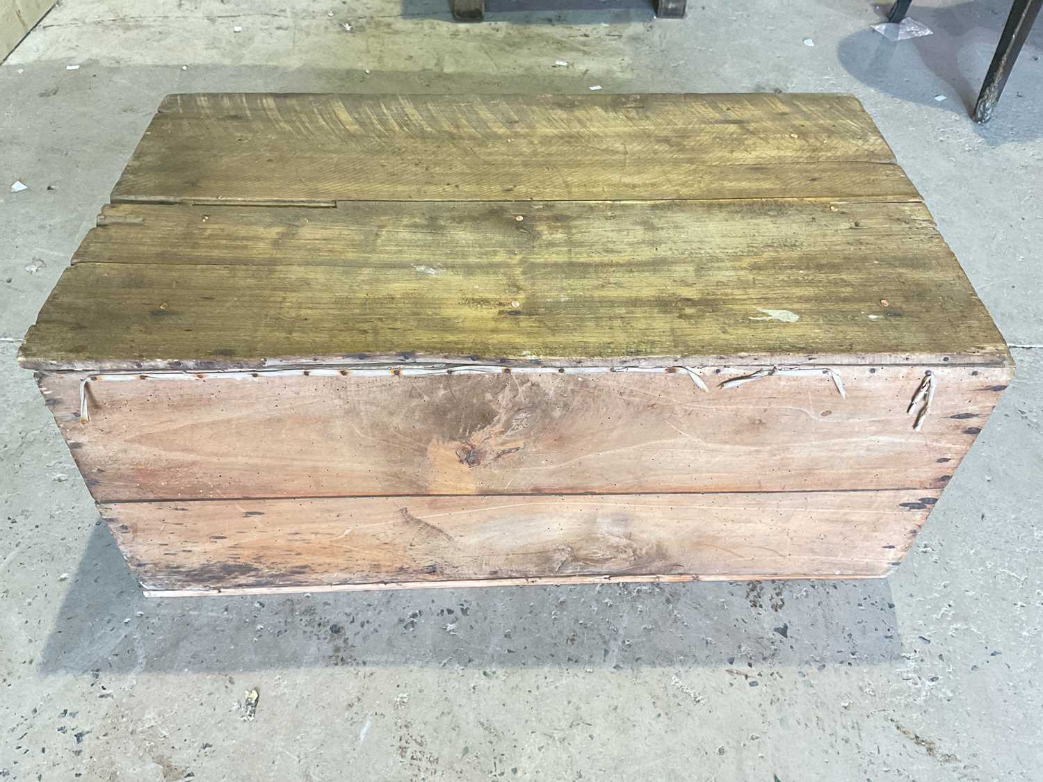 Lot 803 - A vintage pine rectangular lidded box