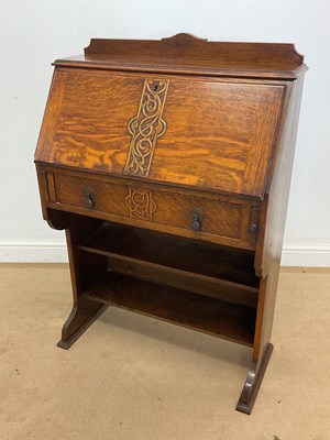 Lot 452 - An early 20th century oak writing bureau,...