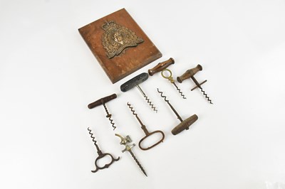 Lot 328 - A collection of vintage corkscrews, also a...