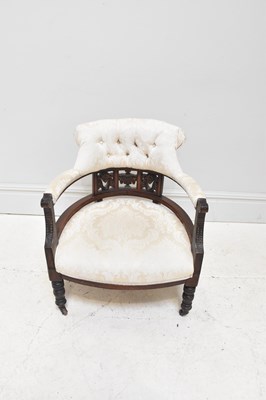 Lot 1212 - An Edwardian mahogany tub chair.