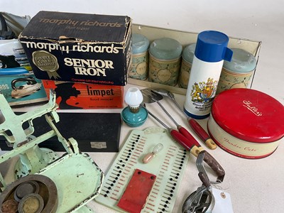 Lot 66 - KITCHENALIA; and other early home ware...