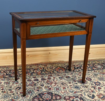 Lot 2782 - An Edwardian style inlaid bijouterie table,...