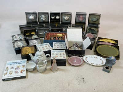 Lot 391 - WEDGWOOD: a quantity of boxed miniatures,...