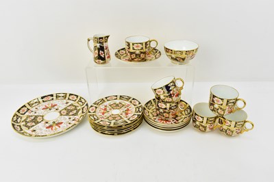 Lot 171 - ROYAL CROWN DERBY; a twenty-one piece Imari...