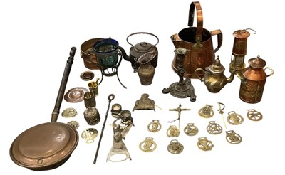 Lot 334 - A quantity of assorted metalware, including...