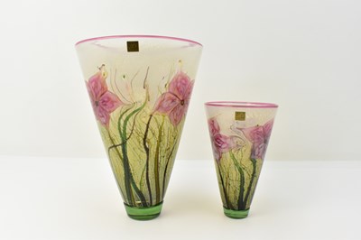 Lot 218 - ISLE OF WIGHT GLASS; two matching patterned...
