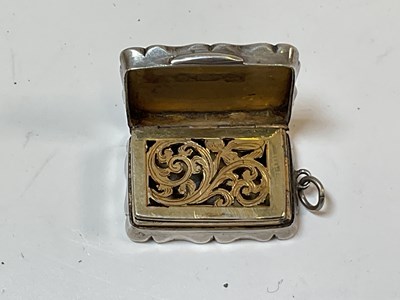 Lot 463 - GEORGE UNITE; a small Victorian hallmarked...