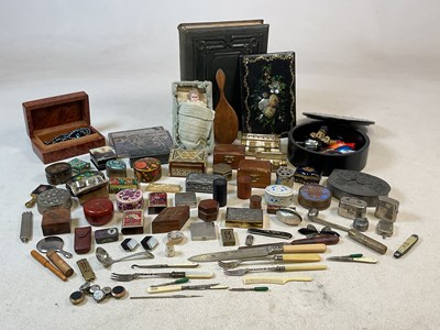 Lot 132 - A good and varied group of collectors' items...
