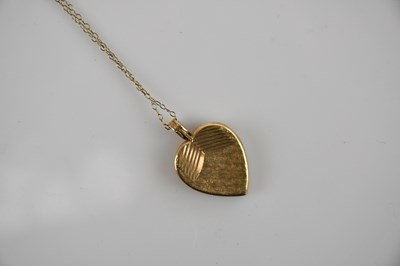 Lot 547 - A 9ct gold heart shaped locket, length 2.5cm,...