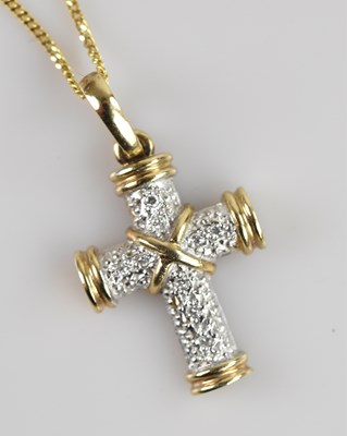 Lot 2174 - BROOKS & BENTLEY; a 9ct yellow gold illusion...