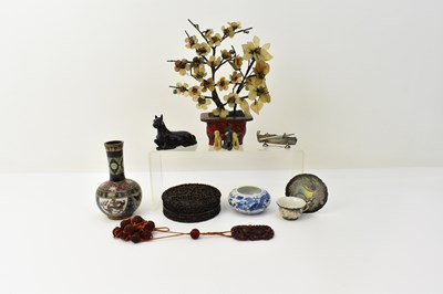 Lot 188 - Various Oriental collectibles, including a...