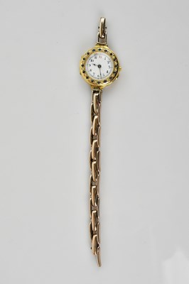 Lot 649 - A lady's vintage 9ct gold wristwatch, the...