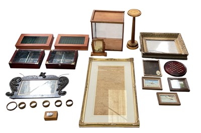 Lot 243 - A quantity of assorted collectors' items...