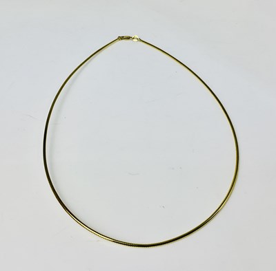 Lot 900 - A 9ct gold tube link collar, length 40.5cm,...