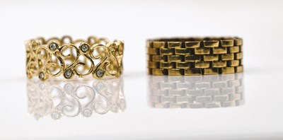Lot 916 - A 9ct gold openwork ring, (approx 2.65g) and a...