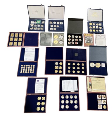 Lot 614 - A large collection of commemorative and GB...
