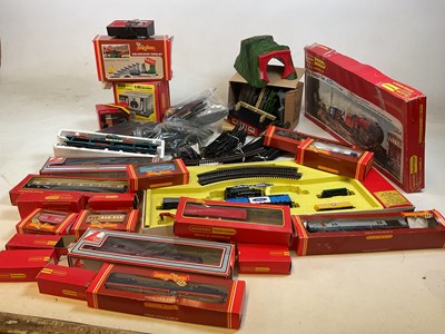 Lot 168 - A large quantity of Hornby items