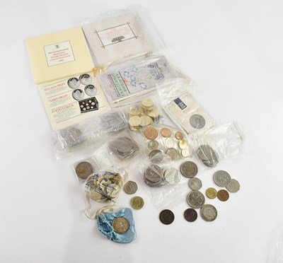 Lot 1160 - A collection of mixed coinage including...