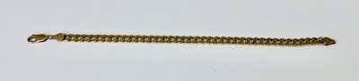 Lot 567 - A 9ct yellow gold curb link bracelet, length...
