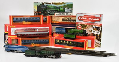 Lot 655 - A collection of OO gauge locomotives,...