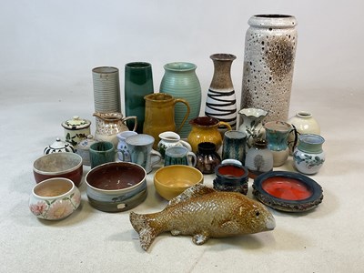 Lot 423 - A group of ceramics, including West German...