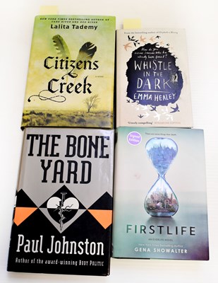 Lot 455 - Four signed novels, comprising Gene Showalter '...
