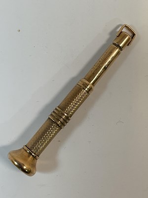 Lot 771 - CLARKE & SEWELL; a George V 9ct gold cigar...