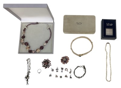 Lot 1344 - A small quantity of assorted costume jewellery...