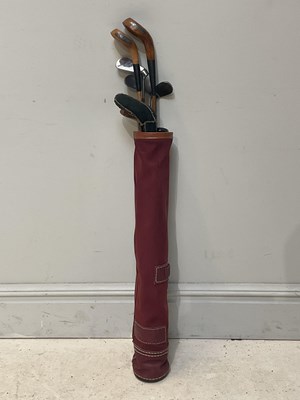Lot 1515 - A collection of eight hickory shafted golf...
