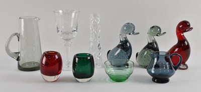 Lot WHITEFRIARS; ten pieces of assorted...