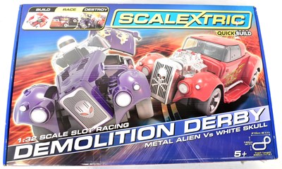 Lot 681 - SCALEXTRIC; a boxed set, Quick Build...