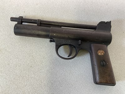 Lot 233 - WEBLEY & SCOTT; a Mk I air pistol, length 21cm.