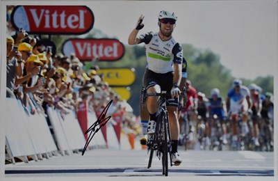 Lot 618 - MARK CAVENDISH; five signed colour photographs...