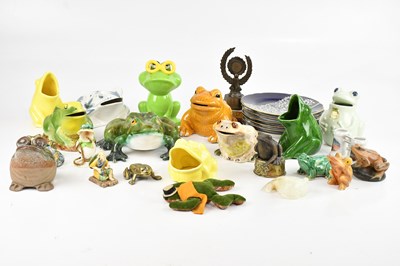 Lot 1728 - An assortment of decorative ceramics and...