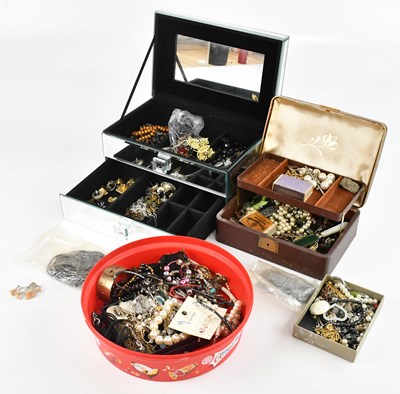 Lot 547 - A collection of costume jewellery including...