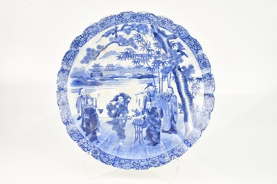Lot 1185 - An early 20th century Japanese blue and white...