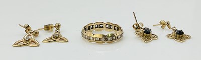 Lot 718 - A 9ct yellow gold full eternity ring, size M,...