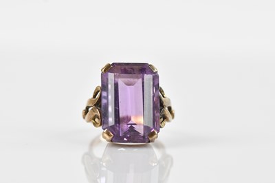 Lot 539 - A 9ct yellow gold dress ring, set with...