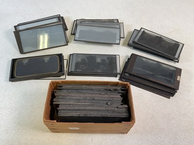 Lot 206 - A collection of diapositive stereoscopic...