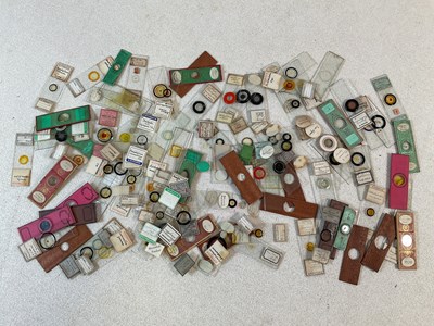 Lot 215 - A large collection of loose prepared...