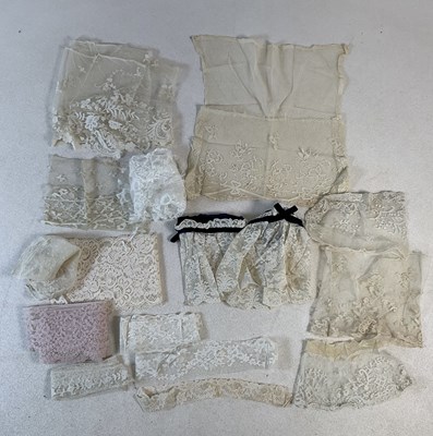 Lot 254 - A collection of antique and vintage lace...