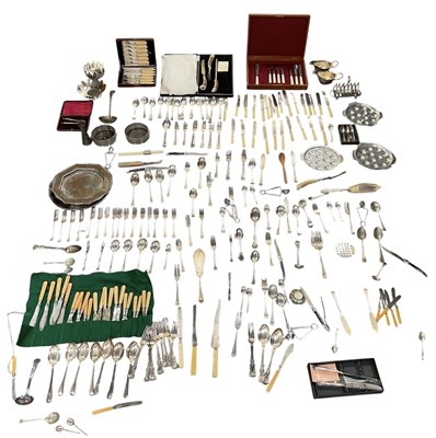 Lot 1089 - A large quantity of assorted silver plated...